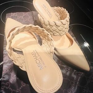 Michael Kors Leather Cream Sandals w/ Braided Strap Pumps - Barely Used - Size 9